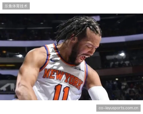 罗宾逊凭借惊人的篮板球能力，成为尼克斯在NBA杯决赛中战胜马刺的内线关键